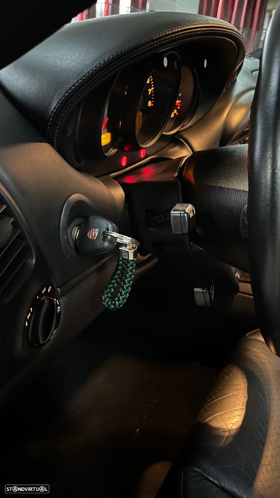 Porsche 911 (996) Carrera - 28