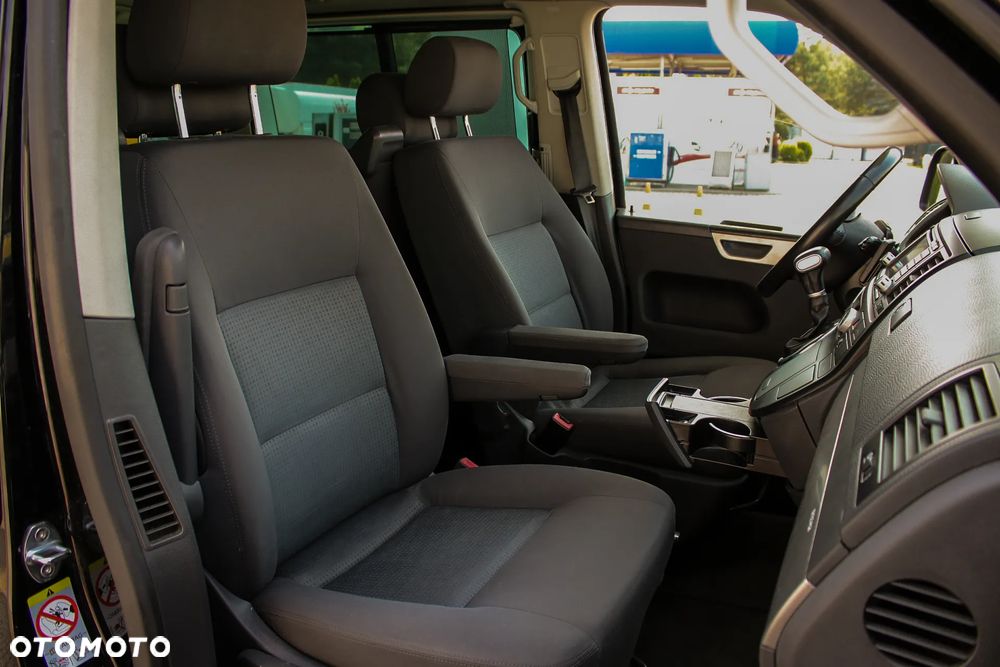 Volkswagen Multivan - 18