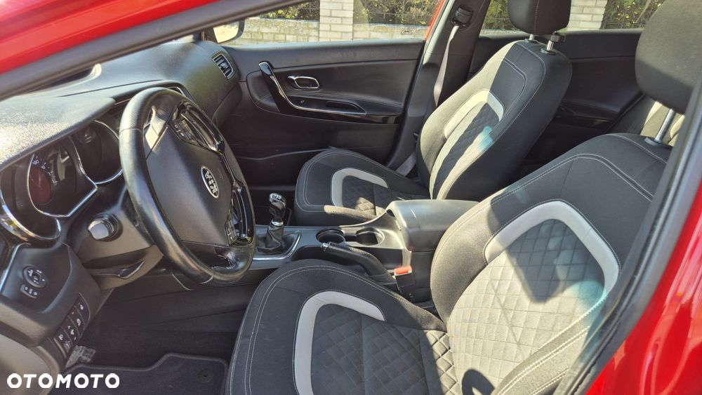 Kia Ceed 1.6 CRDi 136 ISG GT Line - 17