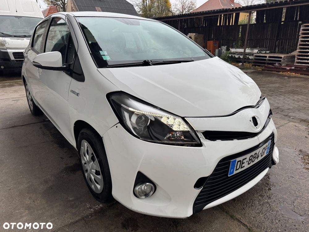 Toyota Yaris Hybrid 100 Premium - 1
