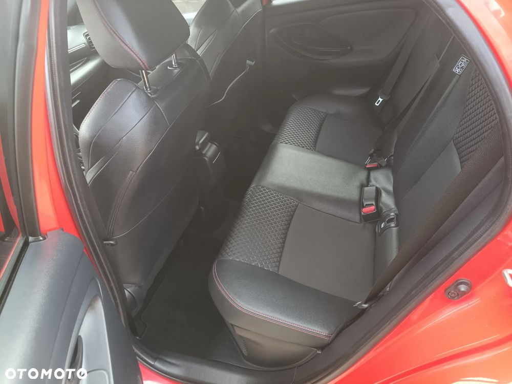 Toyota Yaris - 24