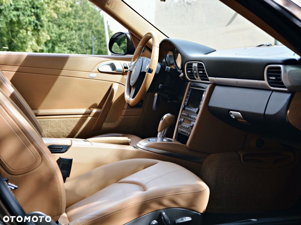 Porsche 911 Carrera 4S PDK - 33