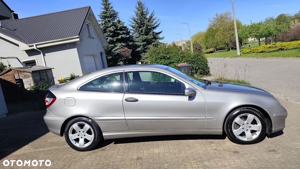 Mercedes-Benz Klasa C 200 Kompressor Automatik Sport Edition - 19