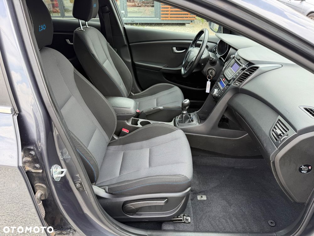 Hyundai i30 blue 1.6 GDI Trend - 30
