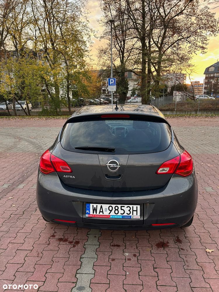 Opel Astra 1.4 T Enjoy - 10