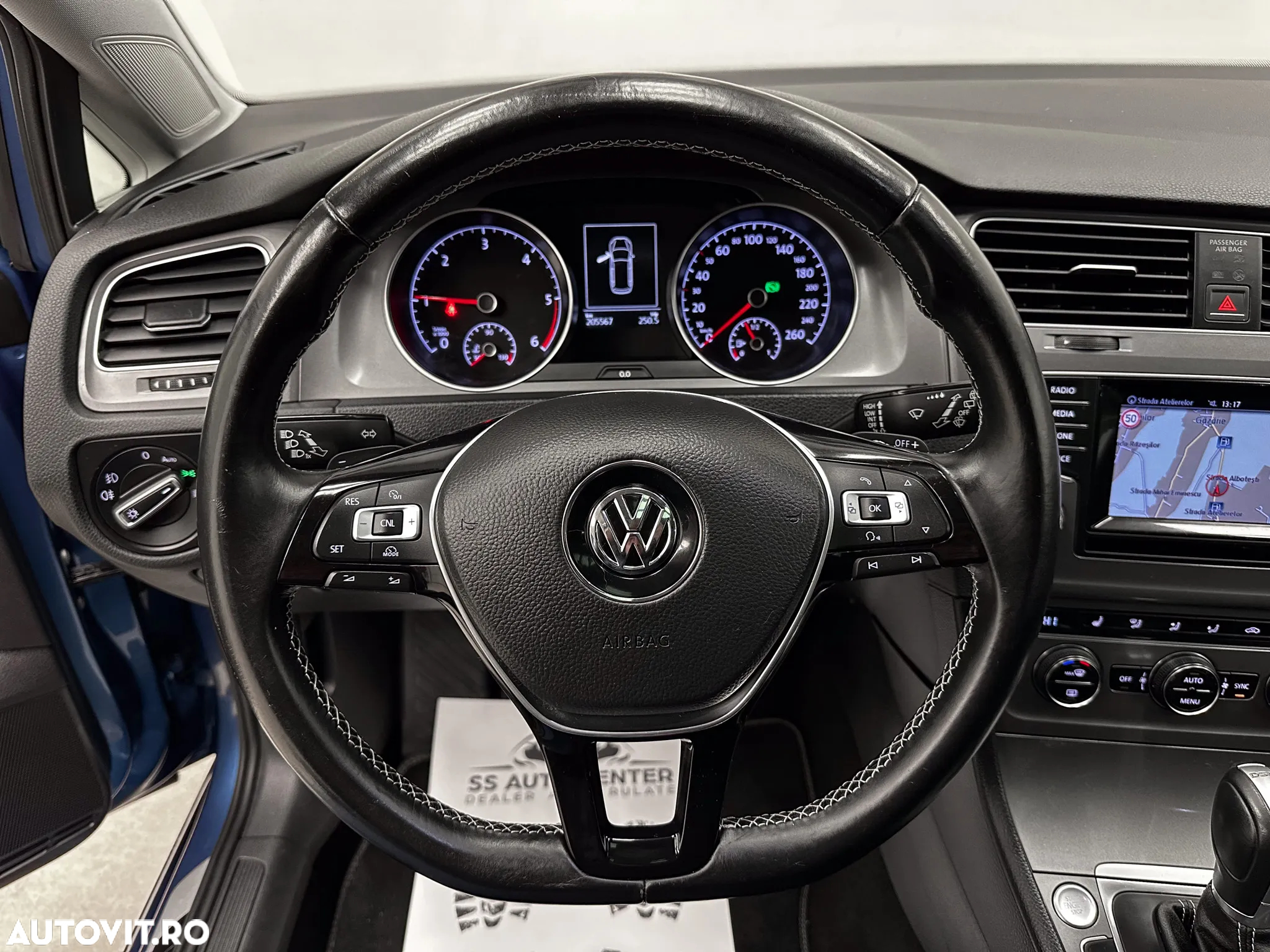 Volkswagen Golf 1.6 TDI BlueMotion Technology DSG Lounge - 29