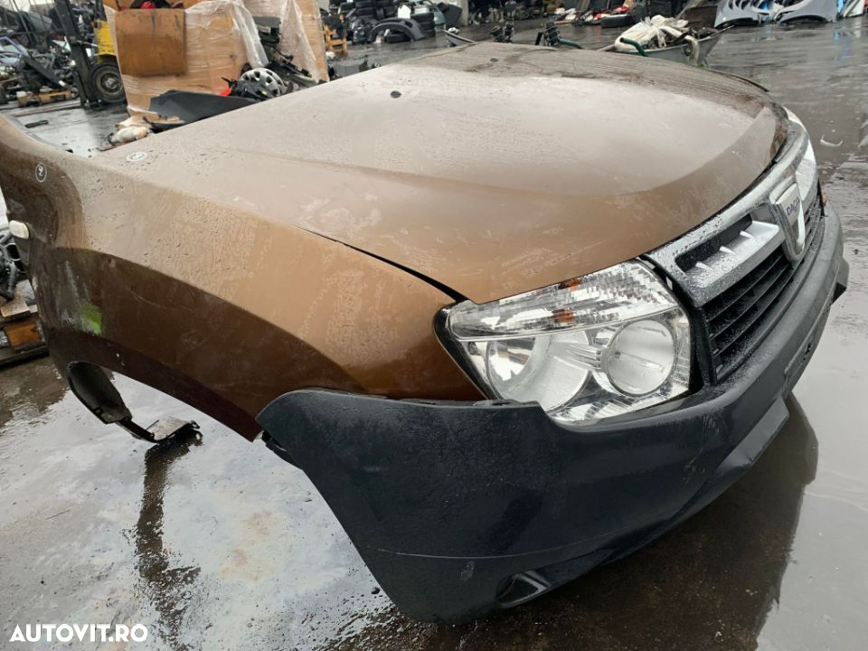 Vand fata completa Dacia Duster anul 2011 - 3