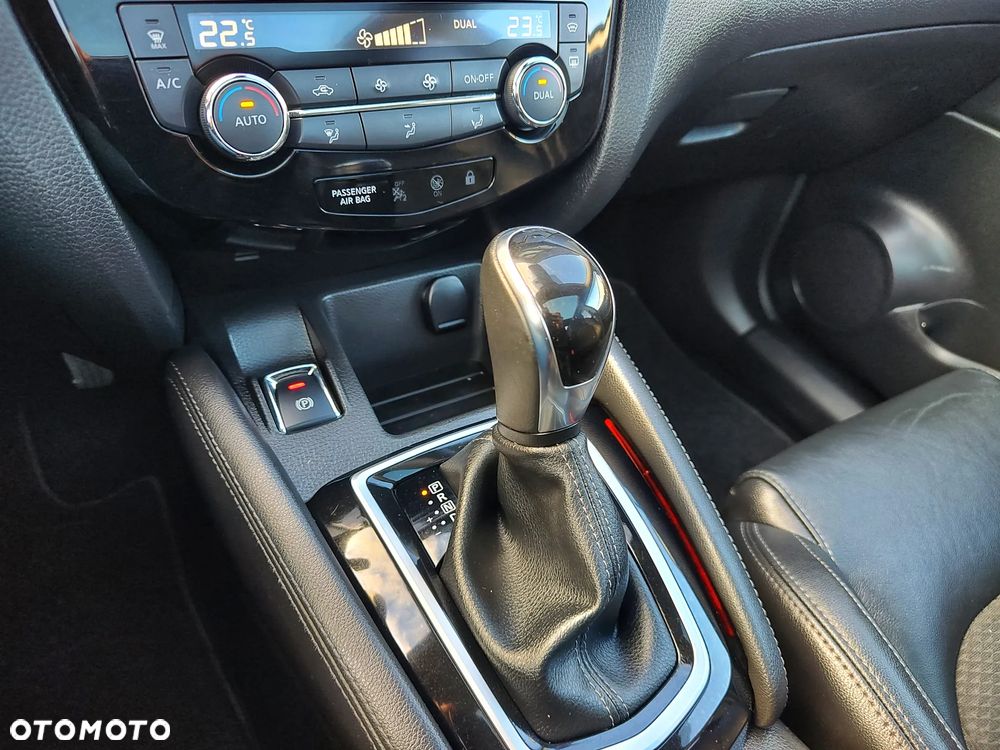 Nissan Qashqai 1.3 DIG-T DCT TEKNA - 26