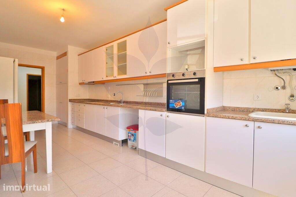 Arrenda-se Apartamento T3 - S. Vitor - - Grande imagem: 2/25