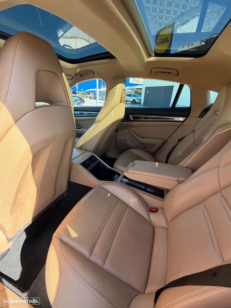 Porsche Panamera 4 E-Hybrid Executive - 8