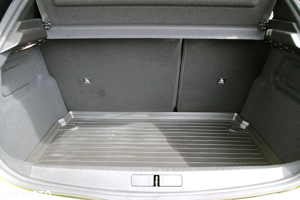 Peugeot 208 - 14