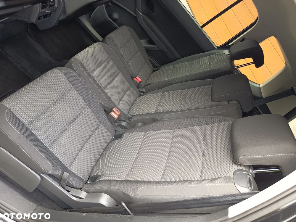 Volkswagen Touran - 13