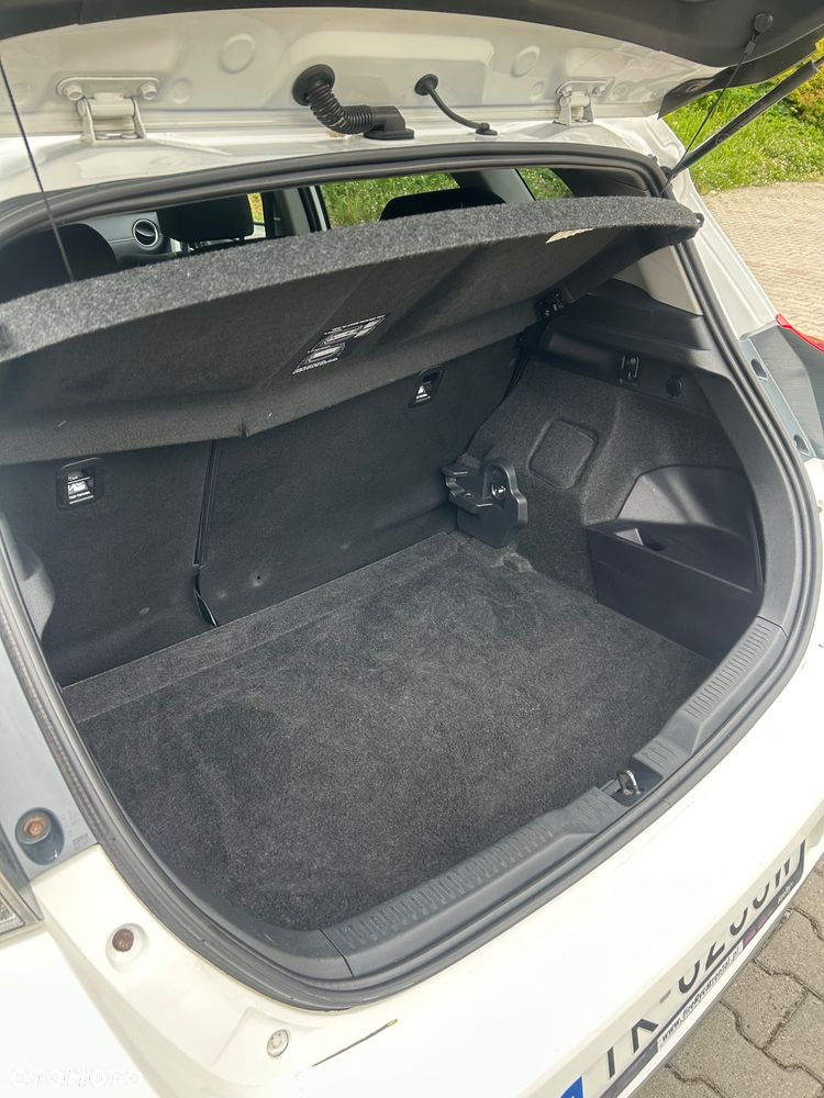 Toyota Auris - 4