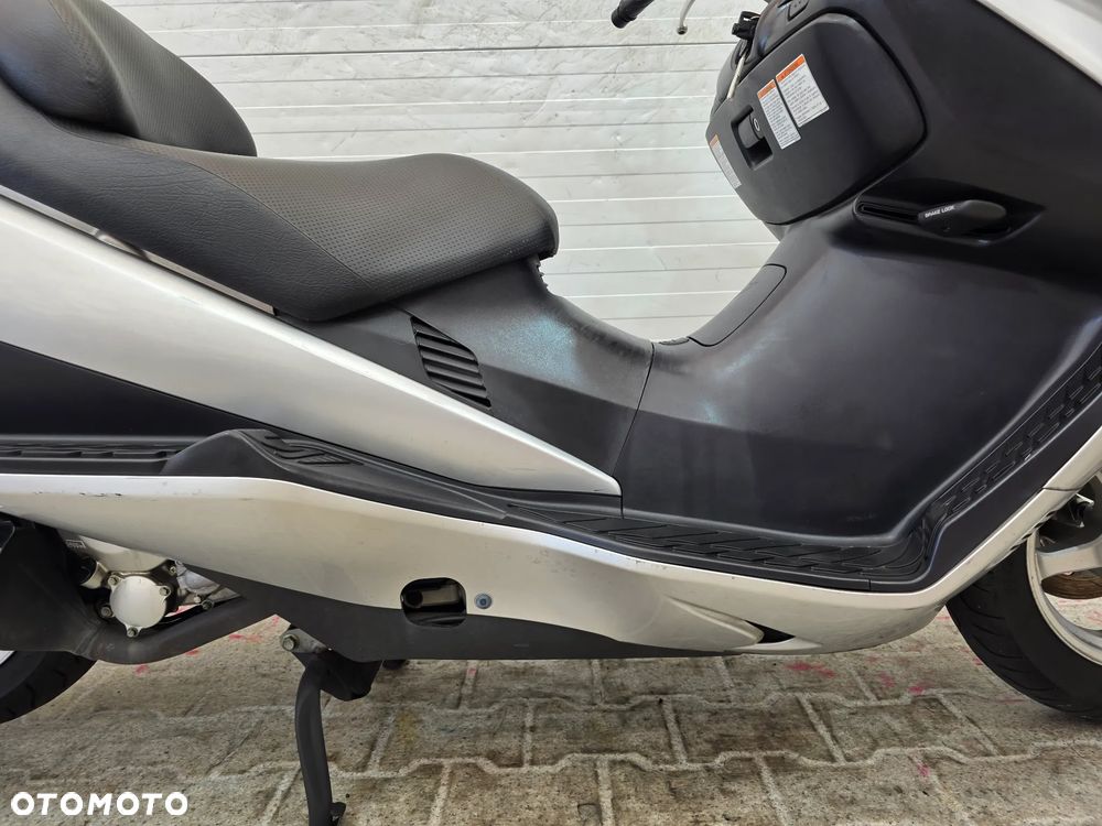 Suzuki Burgman - 19