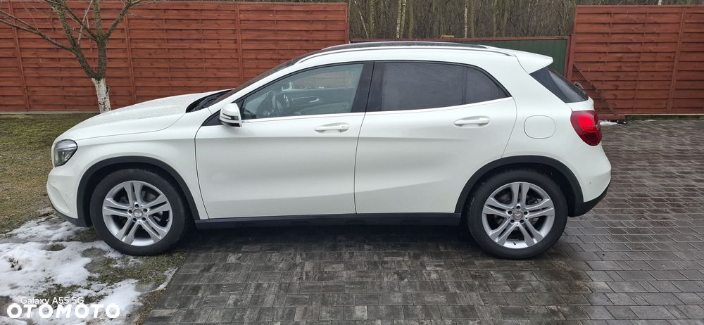 Mercedes-Benz GLA 180 7G-DCT Style - 2