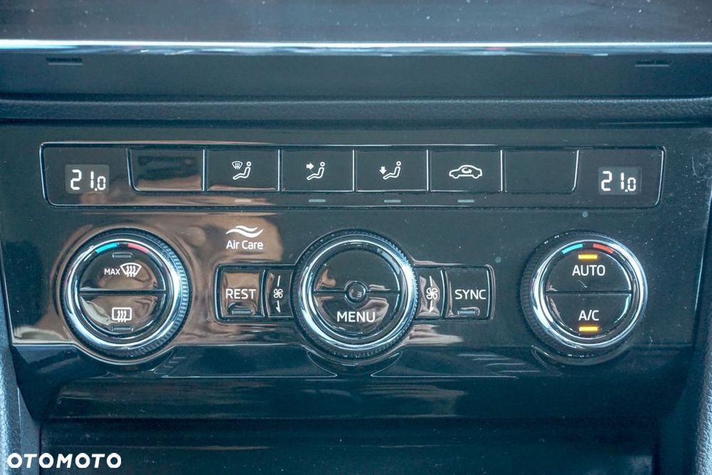 Skoda Superb 2.0 TDI Ambition - 32