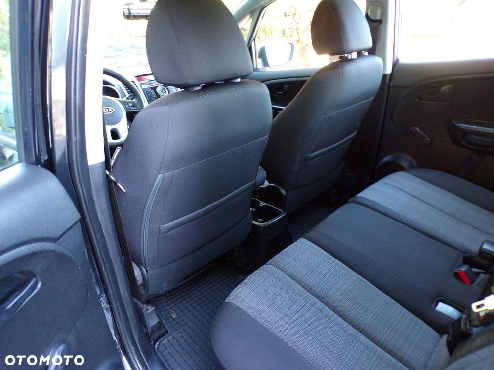Kia Venga - 23