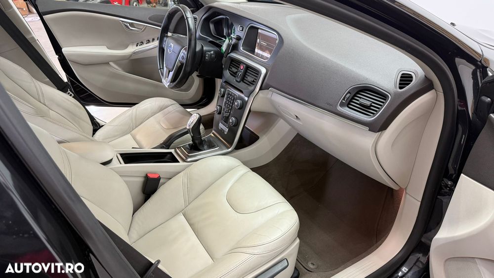 Volvo V40 D2 - 8