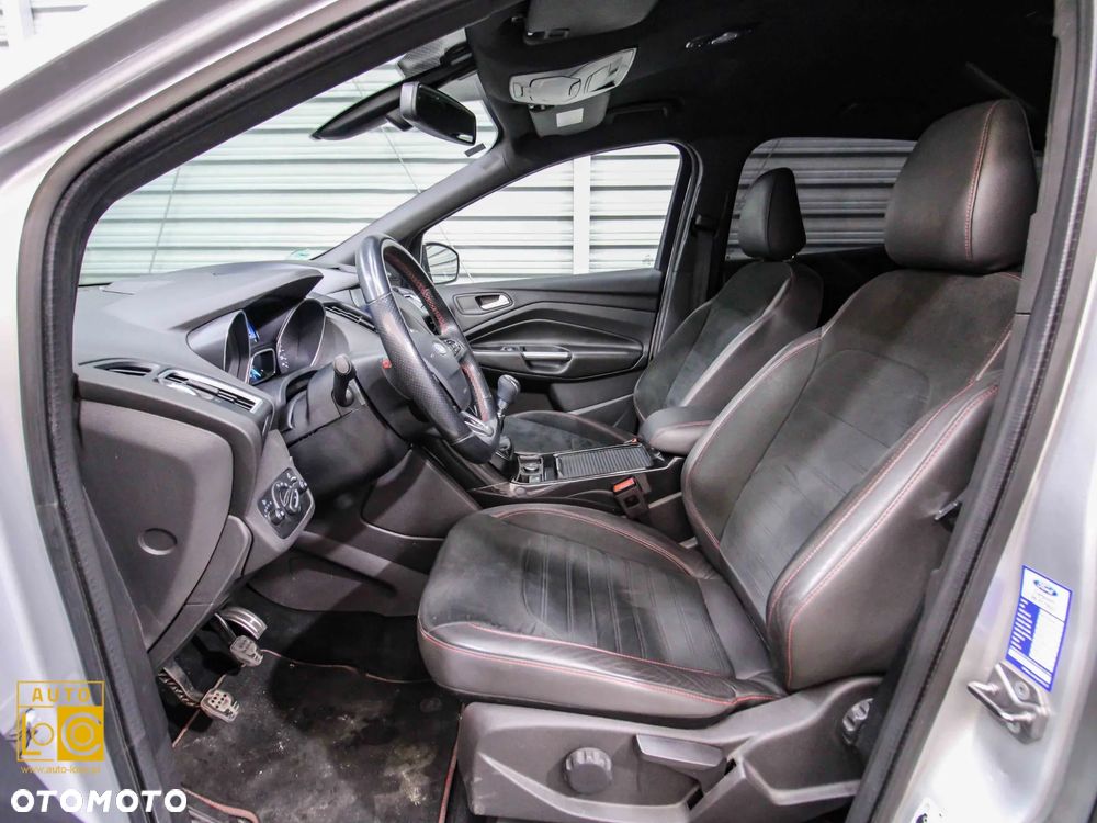 Ford Kuga 2.0 TDCi 2x4 Titanium - 12