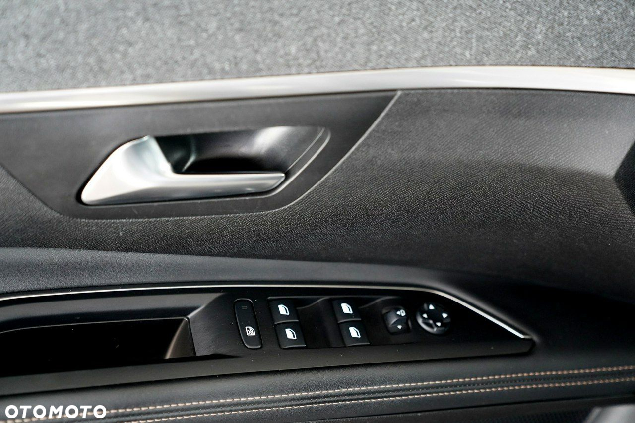 Peugeot 5008 1.6 PureTech GT Line S&S EAT8 - 16