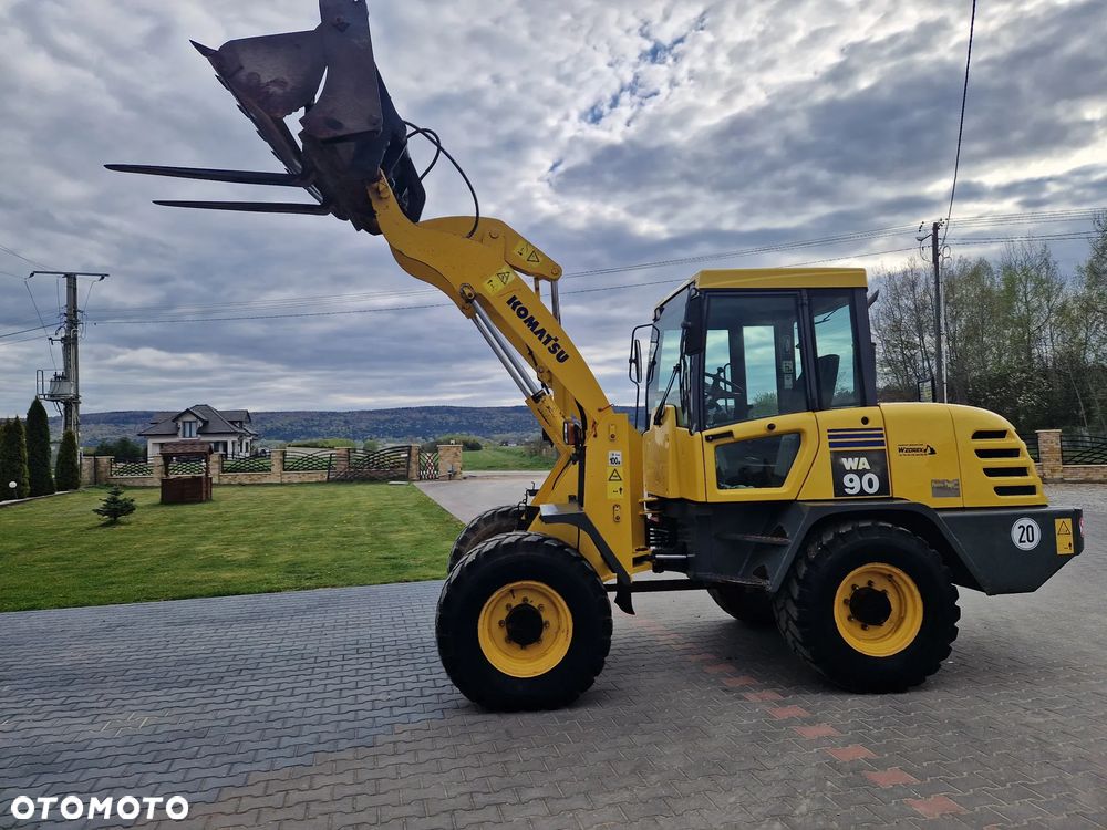 Komatsu WA90-3H - 11