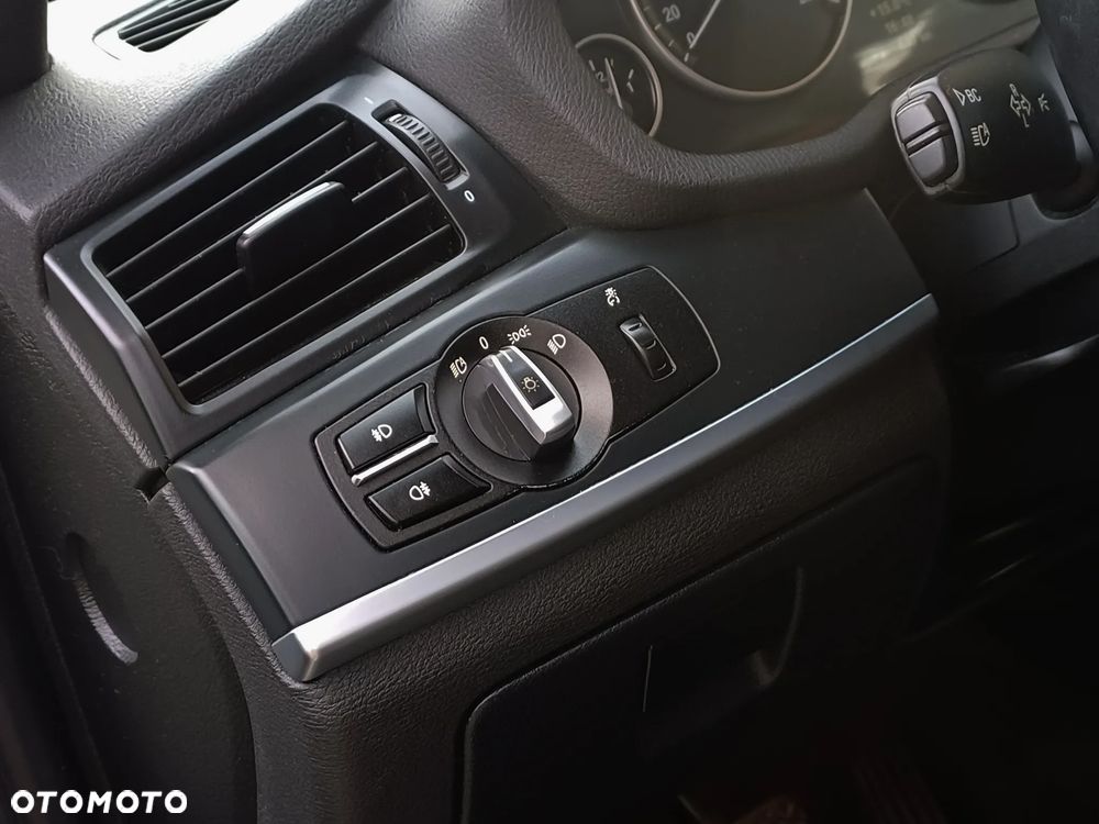 BMW X3 xDrive35d - 32