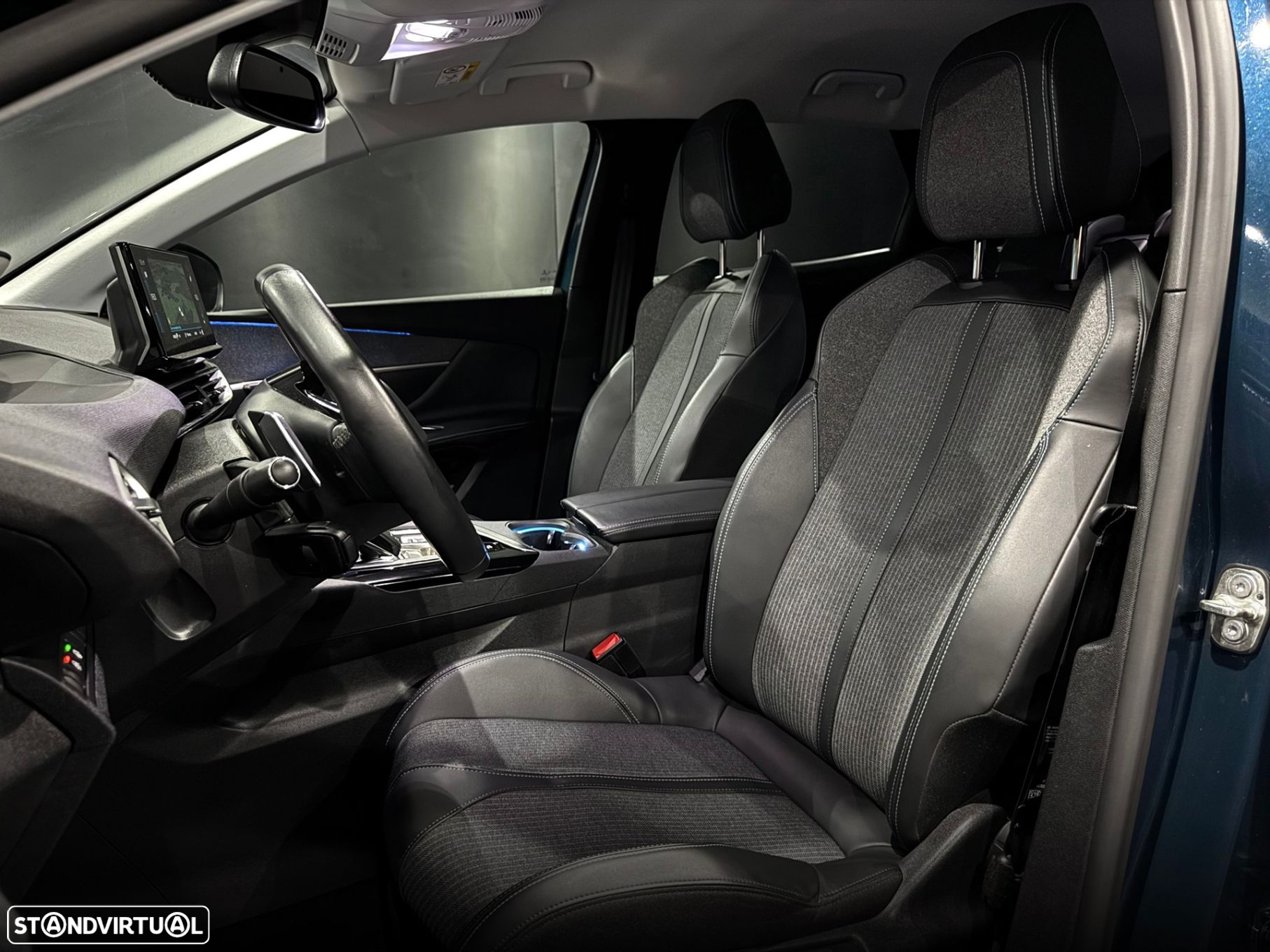 Peugeot 3008 1.2 PureTech Allure Pack EAT8 - 17