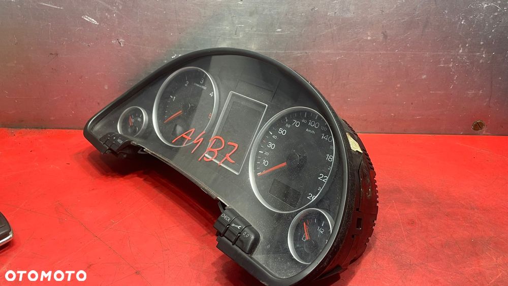 BLB 2.0 TDI  AUDI A4 B7 LICZNIK 8L0920933DX - 3