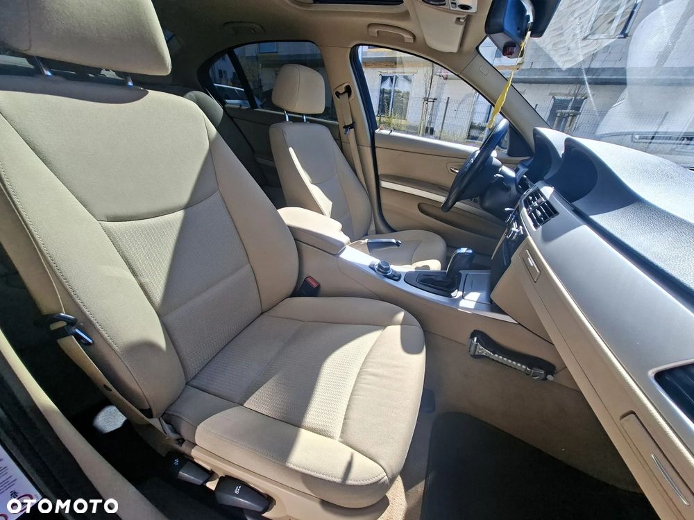 BMW Seria 3 318i Edition Exclusive - 14