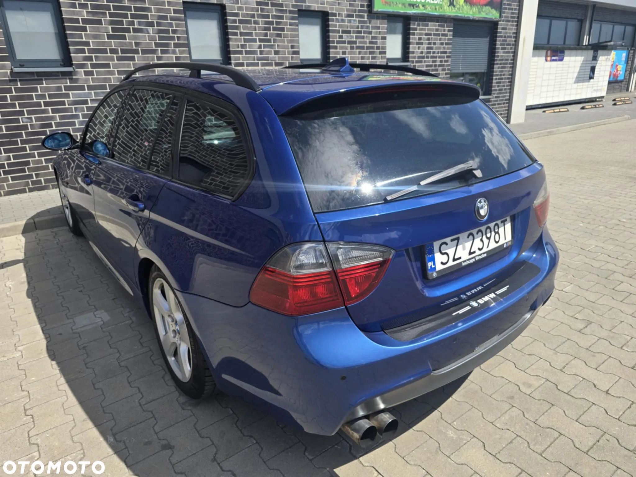 BMW Seria 3 330i Touring - 14