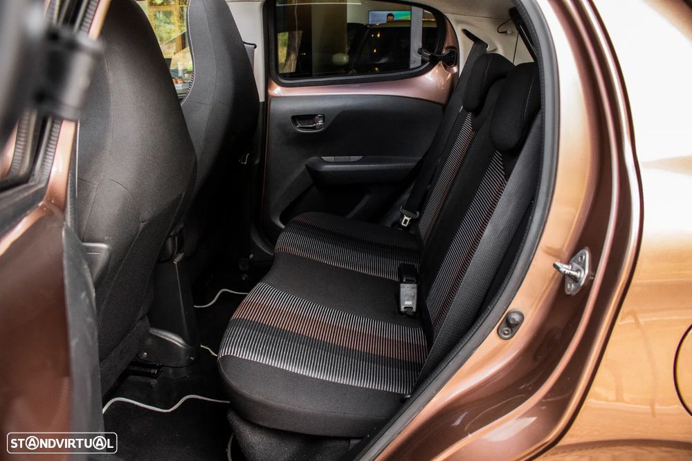 Peugeot 108 1.2 PureTech Top! Allure - 26