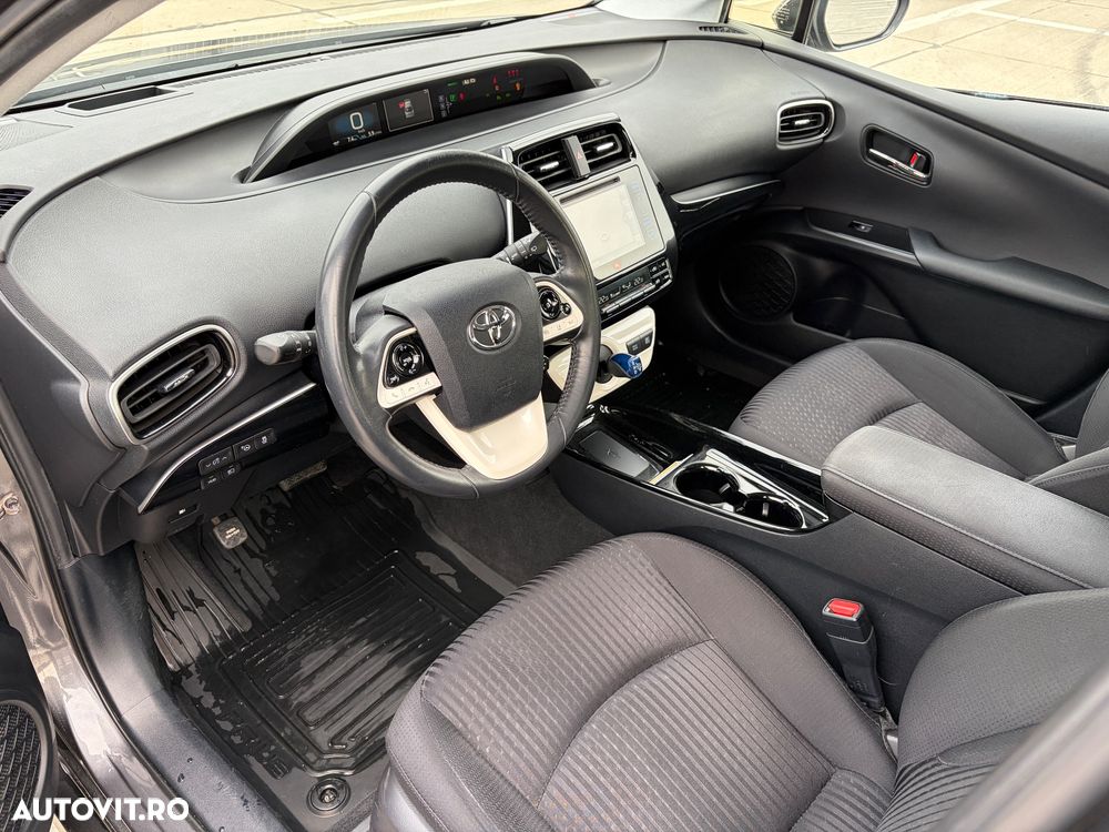 Toyota Prius (Hybrid) Executive - 14