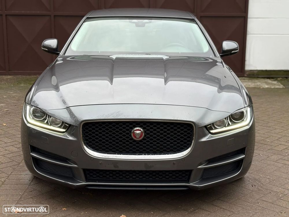 Jaguar XE E-Performance Prestige - 3