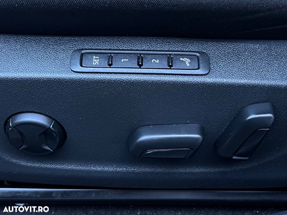 Skoda Octavia 2.0 TDI DSG RS Plus - 33