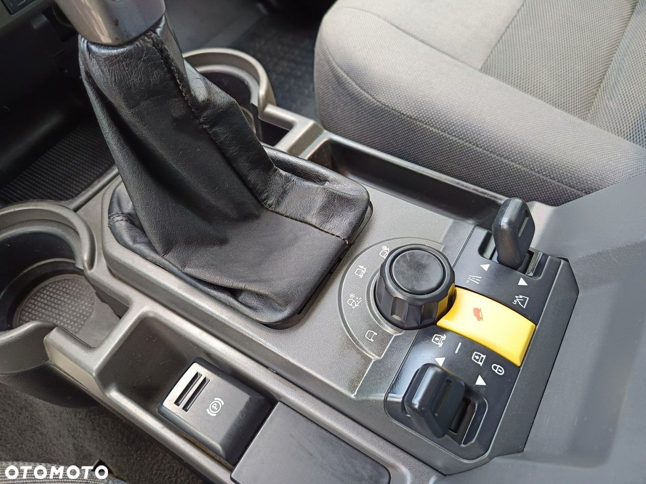Land Rover Discovery III 2.7D V6 S - 14