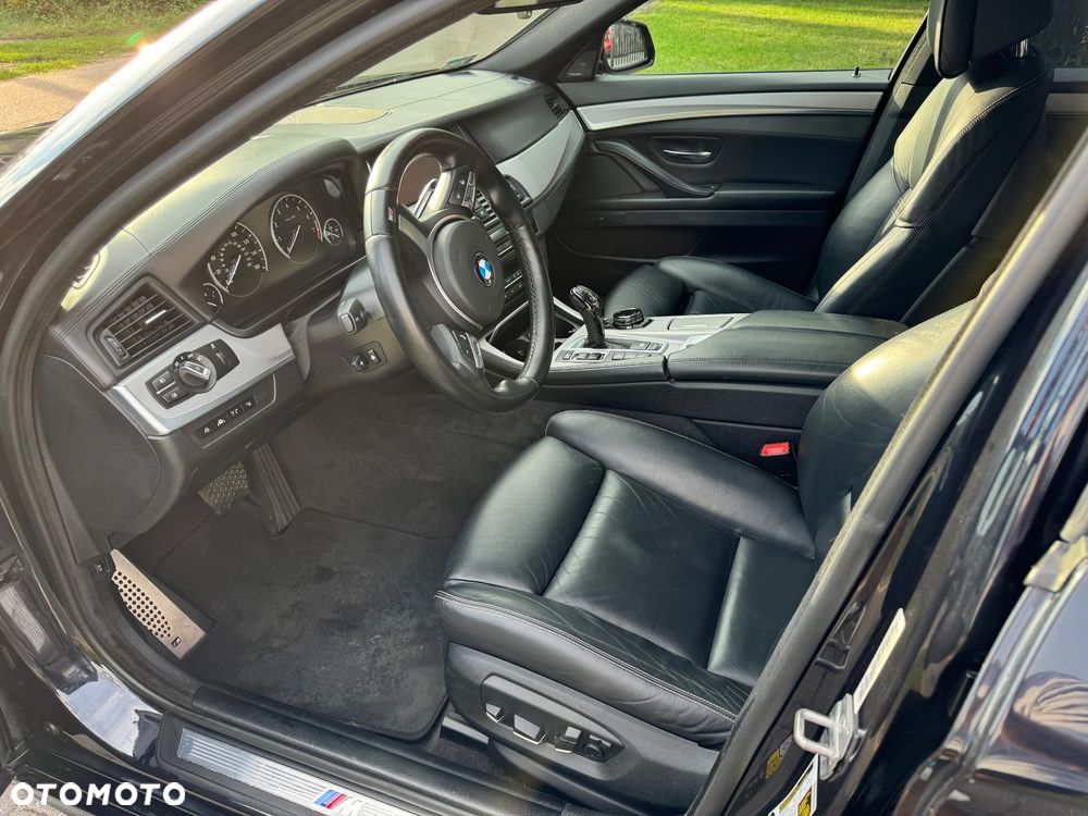 BMW Seria 5 550i - 9