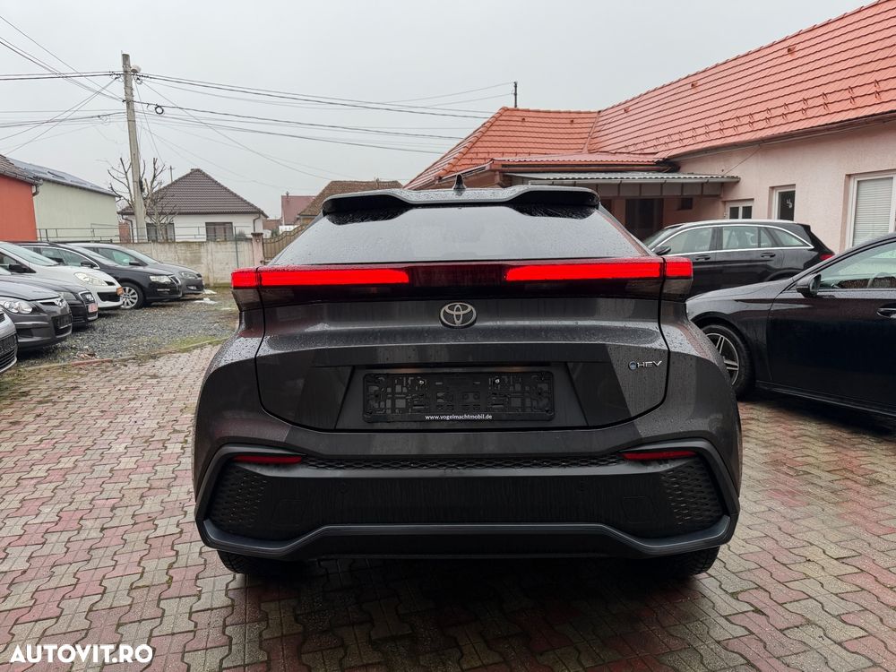 Toyota C-HR 1.8 Hybrid Team Deutschland - 25