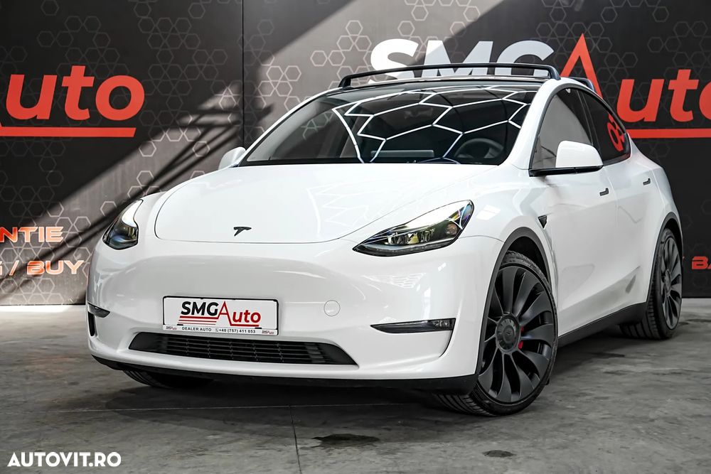Tesla Model Y - 11