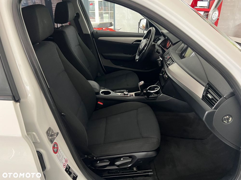 BMW X1 sDrive16d xLine - 30