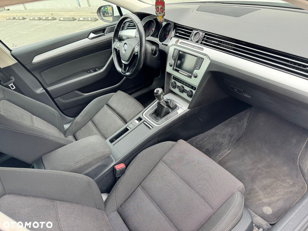 Volkswagen Passat 2.0 TDI BMT Comfortline - 15
