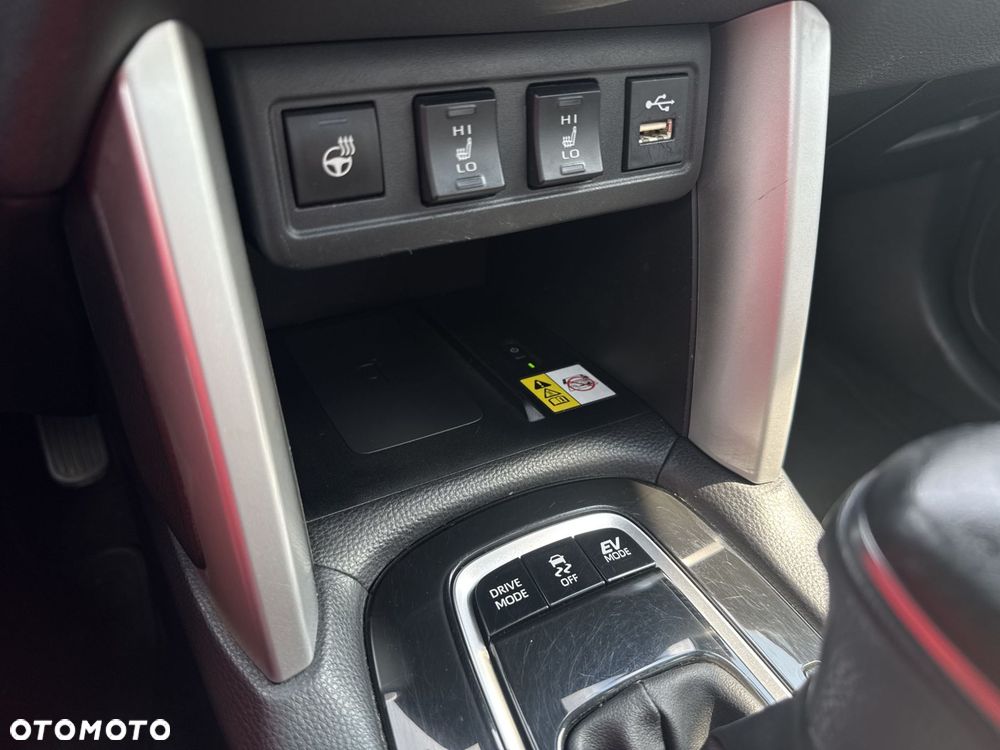 Toyota Corolla Cross 2.0 Hybrid Premiere Edition AWD - 18