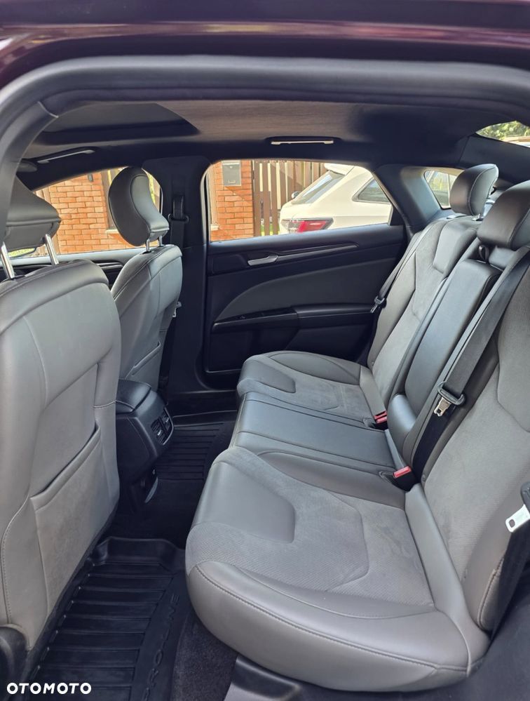 Ford Fusion - 11
