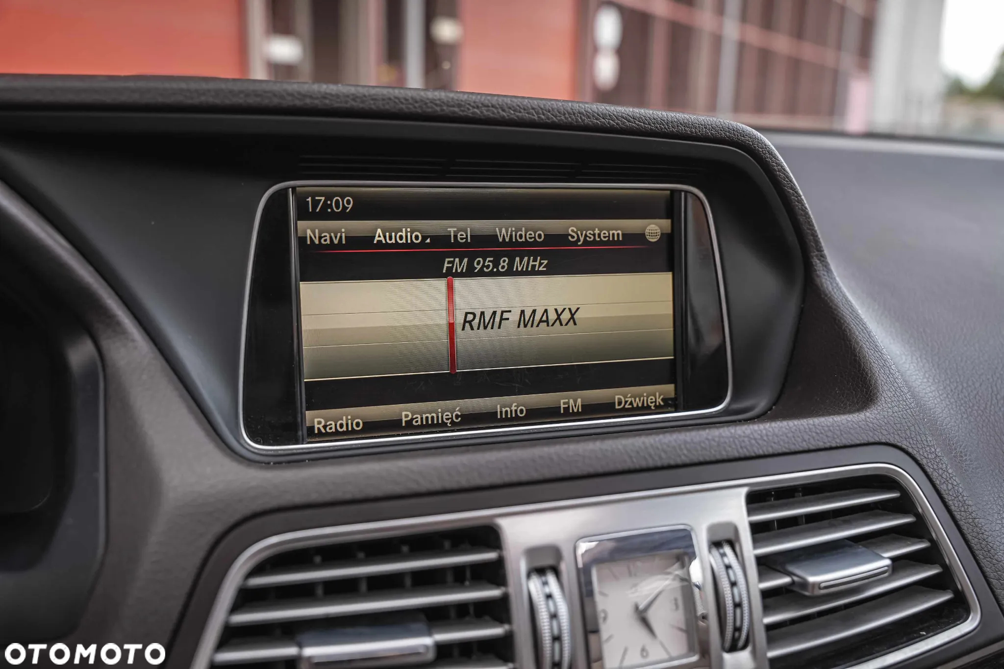 Mercedes-Benz Klasa E 350 CGI BlueEffICIENCY - 28