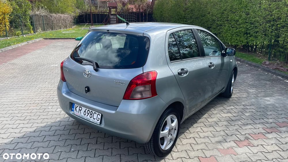 Toyota Yaris 1.3 Luna A/C - 1
