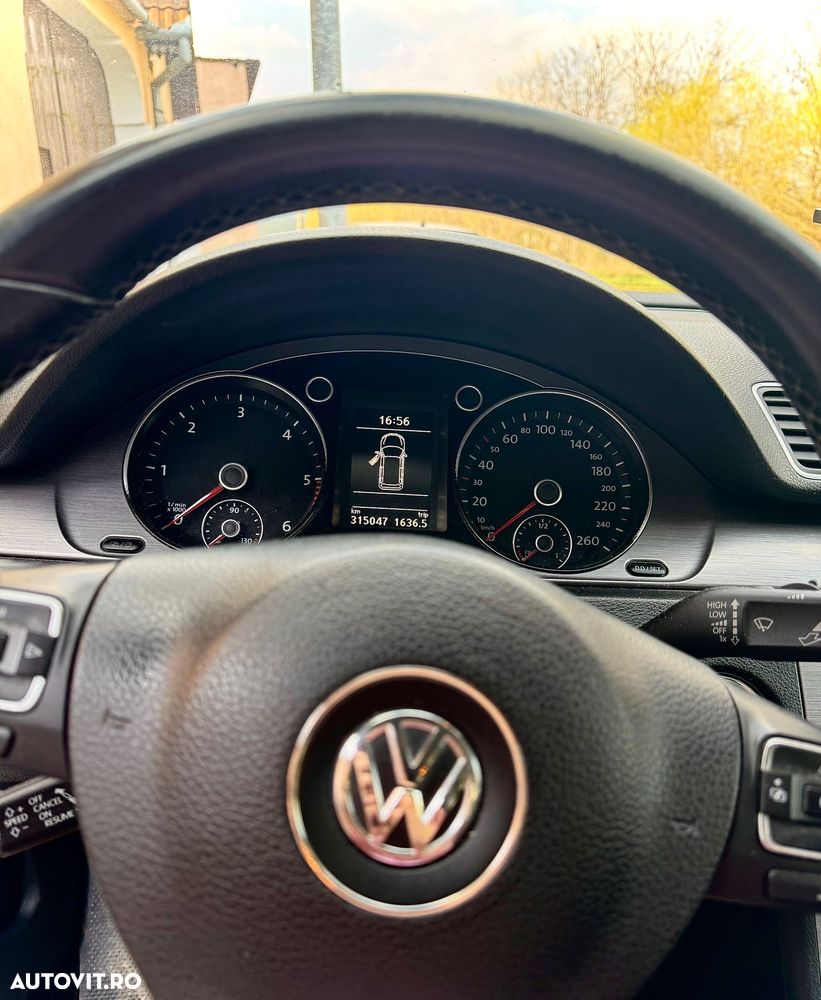 Volkswagen Passat - 13