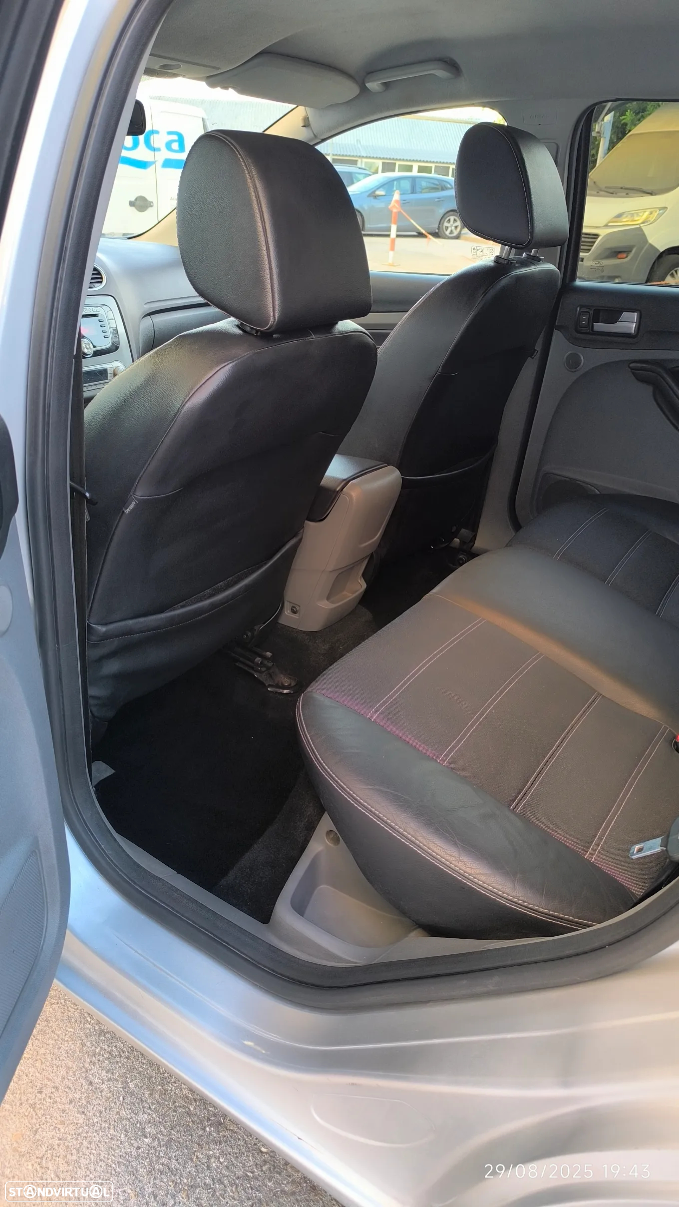 Ford Focus SW 1.6 TDCi Titanium - 37