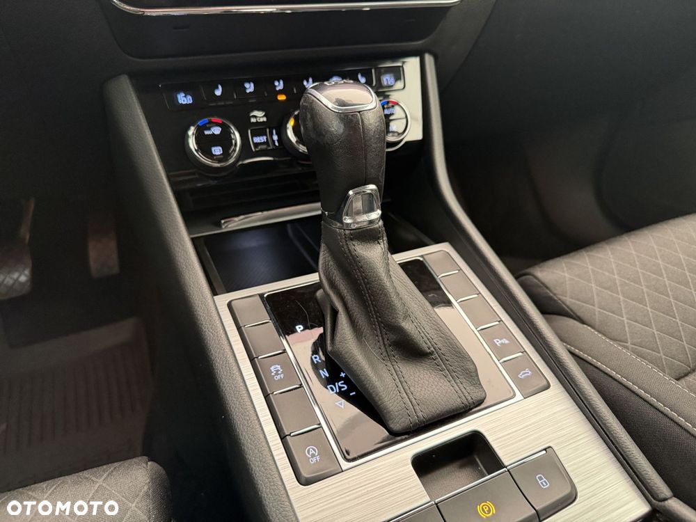 Skoda Superb 2.0 TDI SCR Ambition DSG - 19
