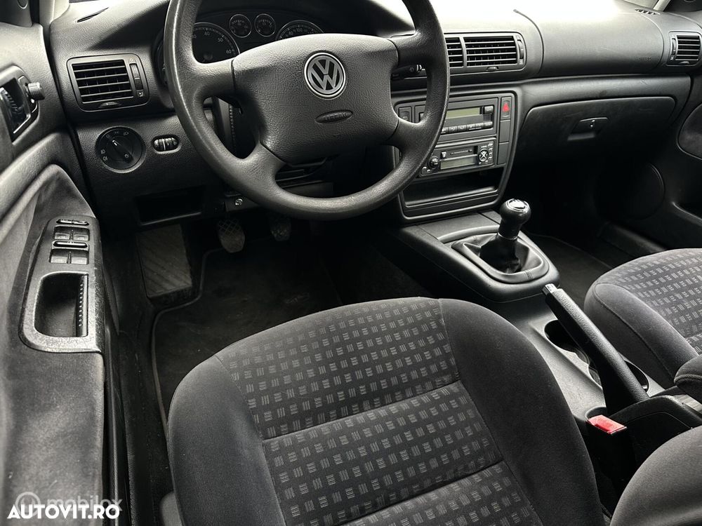 Volkswagen Passat 1.6 Comfortline Family - 7