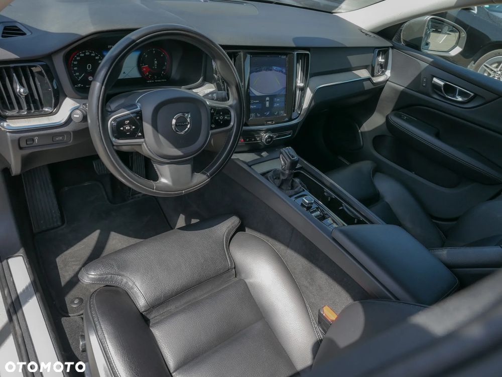 Volvo V60 Cross Country D4 AWD Geartronic Pro - 12