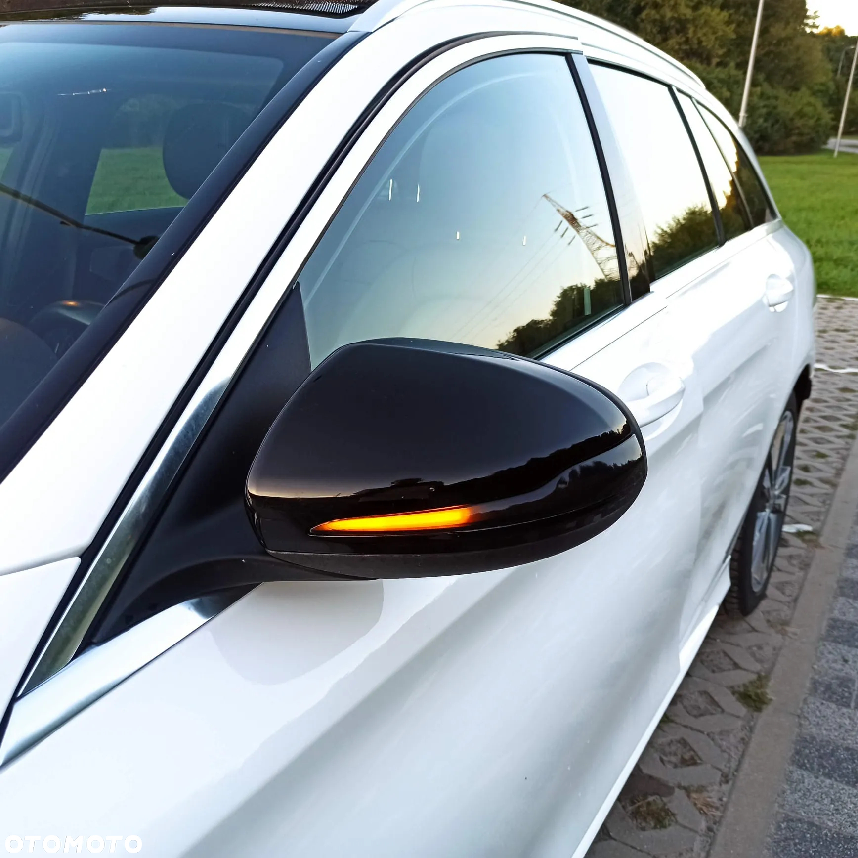 Mercedes-Benz Klasa C 220 d 4Matic T 9G-TRONIC AMG Line - 33